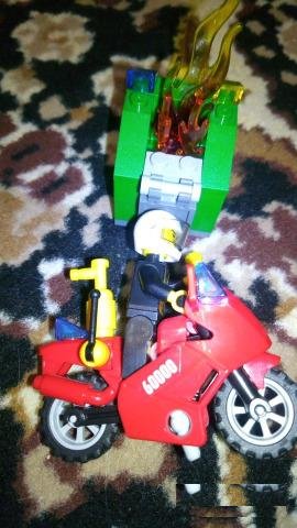 Lego City 60000 Пожарный на мотоцикле