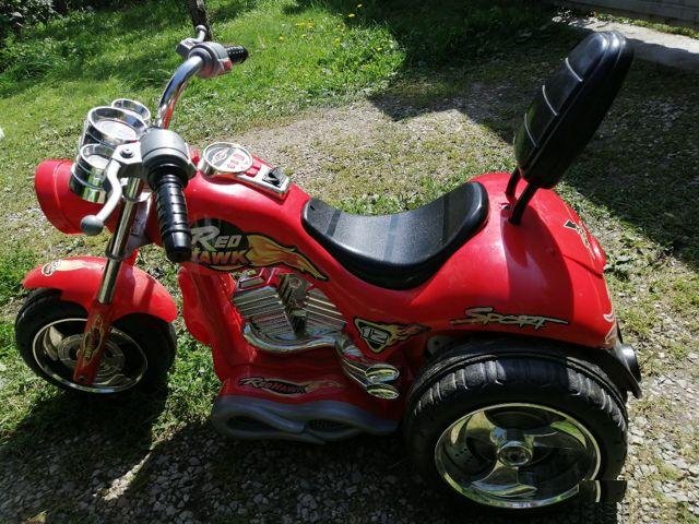 Электромотоцикл трехколесный Red Hawk