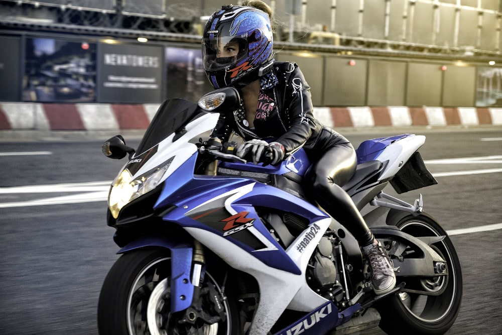 Полный обзор мотоцикла Suzuki GSX-R 600 на MOTO.fm