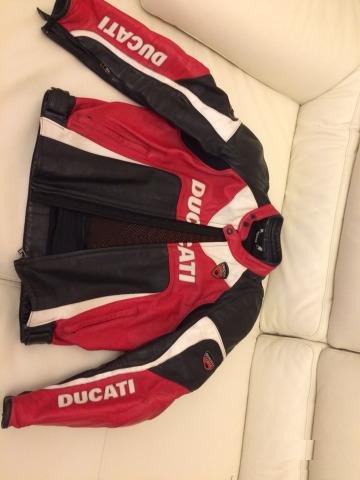 Мотокуртка Ducati