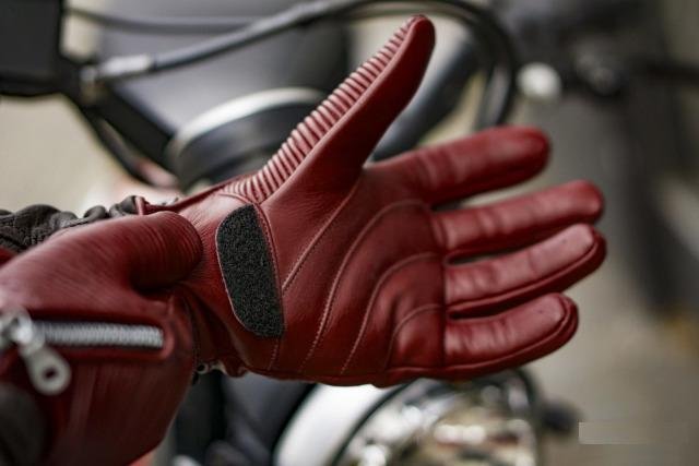 Кожаные мотоциклетные перчатки