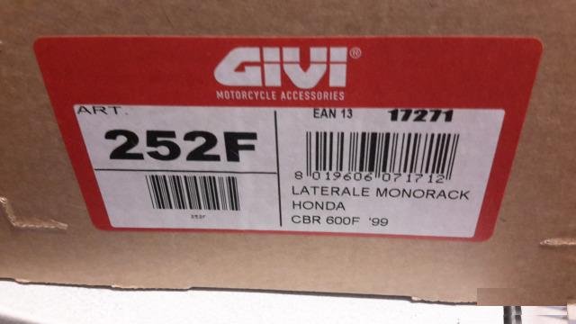 Крепление центрально кофра Givi 252F Honda CBR600F