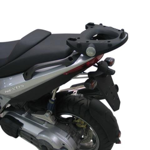 Крепеж центрального кофра Gilera Nexus 250/300/500