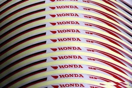 Светоотражающая наклейка на обод колеса "Honda"