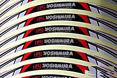 Светоотражающая наклейка на обод колеса "Yoshimura