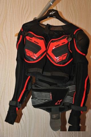 Мотокуртка Taichi + черепаха Alpinestars bionic