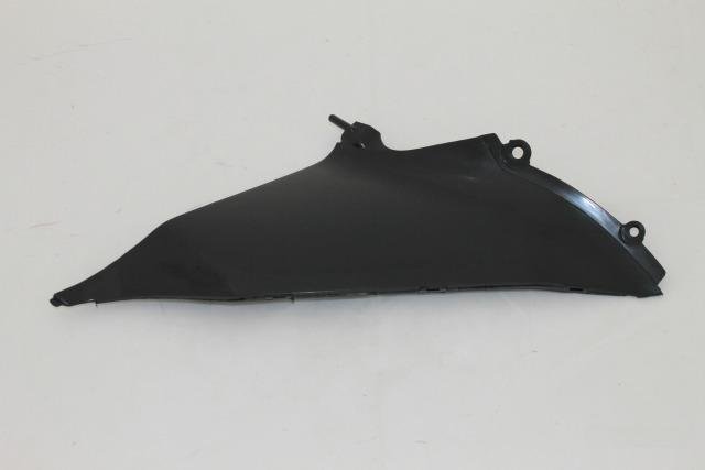 Внутренняя накладка R GSX-R600/750 2008-2010