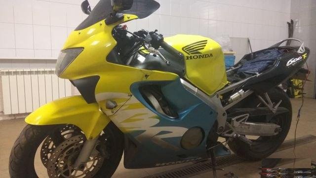 Пластик Honda CBR 600 F4