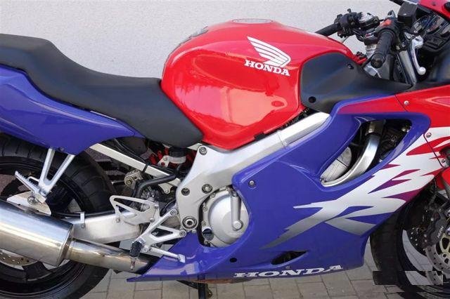 Honda cbr 600f4