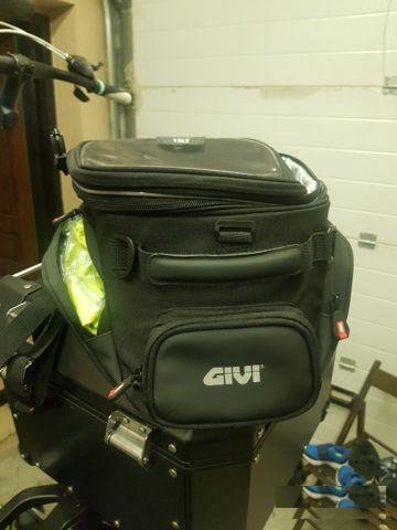 Сумка на бак givi xs 320 + крепление bf25