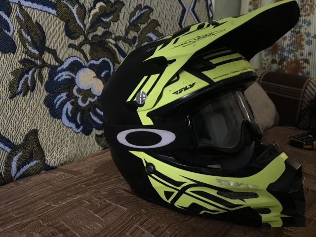 Продам кроссовый шлем Fly Racing F2 carbon Fastbac