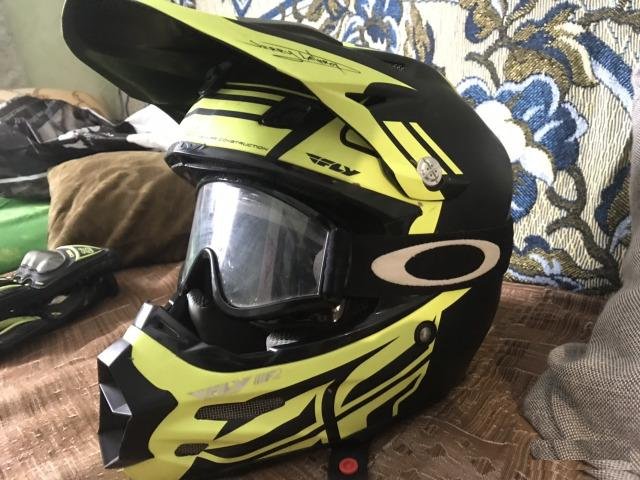 Продам кроссовый шлем Fly Racing F2 carbon Fastbac