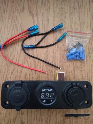 Прикуриватель с USB-зарядкой и вольтметром