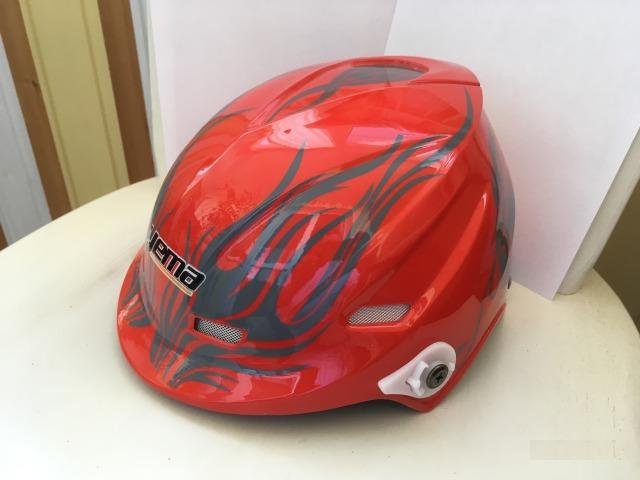 Мото-скутер-вело-скейт шлем Yema (красный)