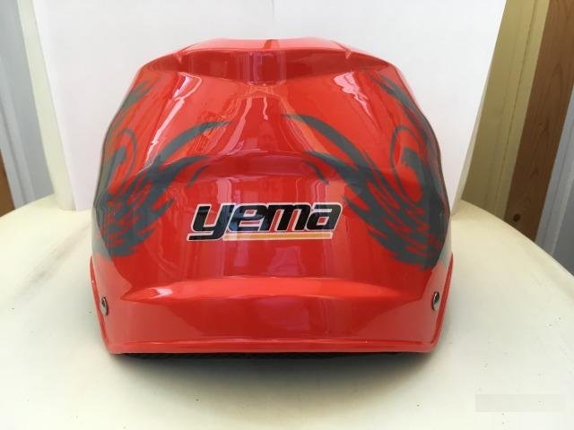 Мото-скутер-вело-скейт шлем Yema (красный)