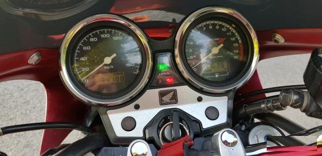 Honda CB 400 vtec 3