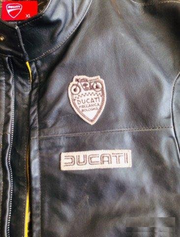 Кожаная куртка Ducati