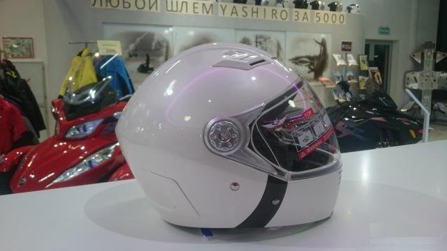 Шлем закрытый Yashiro Y220