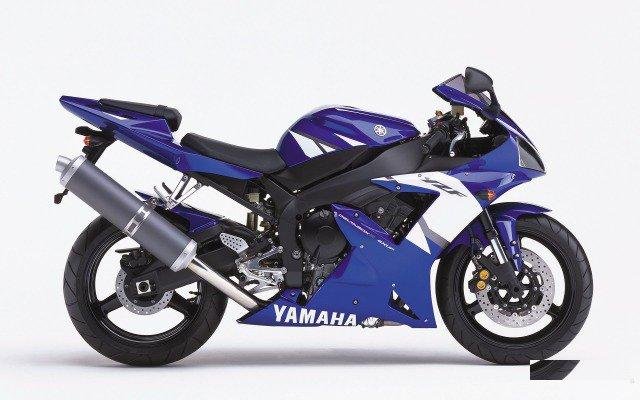 Разбор Yamaha R1 r1 2002 на запчасти