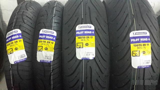 Мотошина Michelin Pilot Road 4 120/70ZR17 58 W