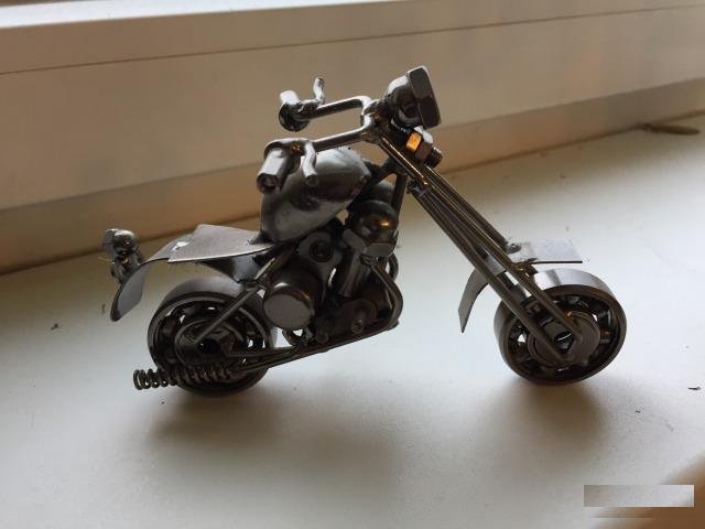Модель мотоцикла из подшипников