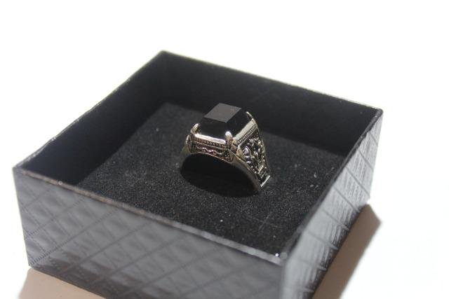 Серебряное кольцо перстень c черным камнем