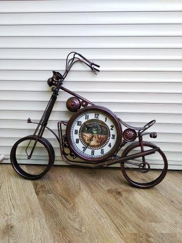 Настенные часы-мотоцикл в стиле лофт
