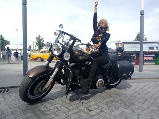 Аренда мотоцикла Harley Davidson для фотосессий