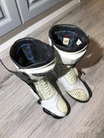 Alpinestars ботинки, шлем Shoel