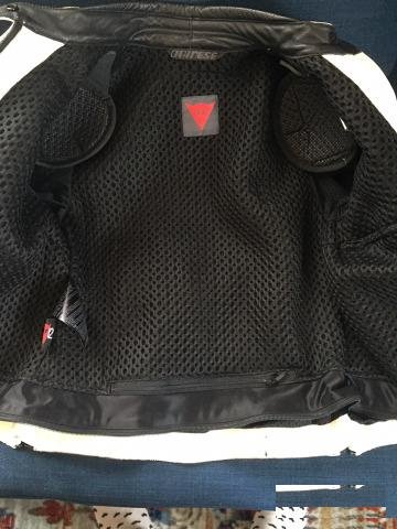 Кожаная куртка Dainese 42р