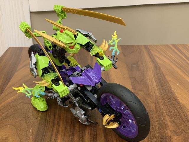 Лего Демон байкер, на мотоцикле