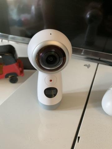 Камера SAMSUNG gear 360