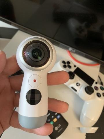 Камера SAMSUNG gear 360