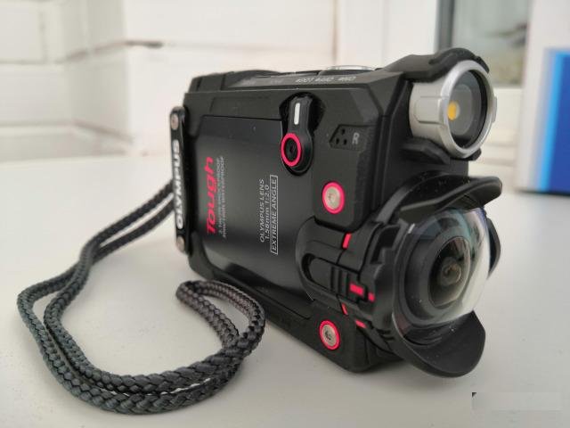 Экшен камера Olympus Tough TG-Tracker
