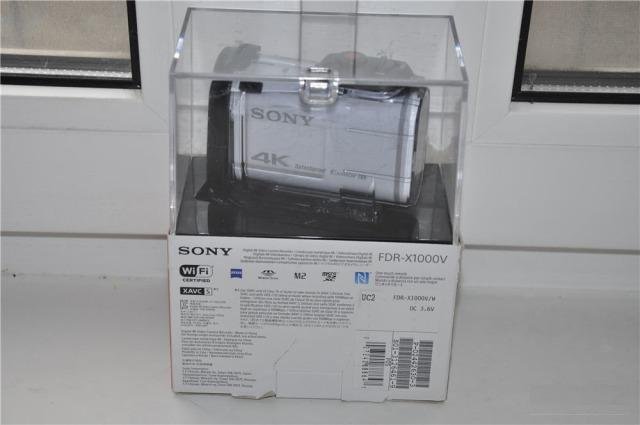 Sony FDR-X1000V новая, коробка немного повреждена