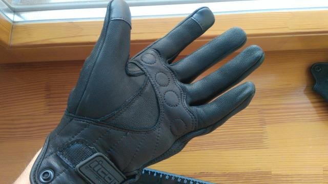 Абсолютно новые кожанные перчатки