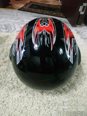 Мото шлем новый с съёмной шеей от ветра