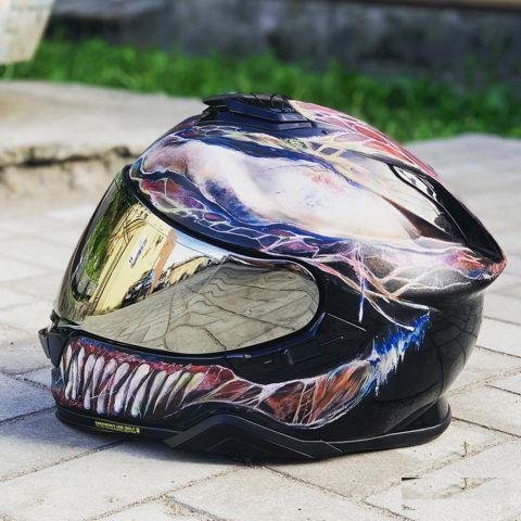 Шлем Shoei Gt-Air 2 аэрография Venom Marvel