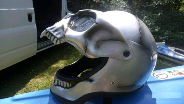 Шлем череп