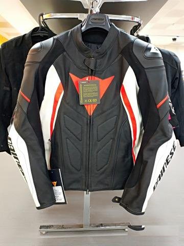 Мотокуртка Dainese avro D1 leather jacket
